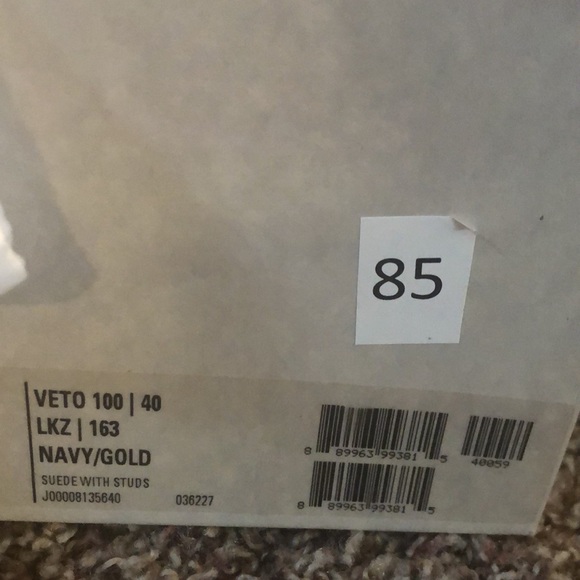 Jimmy Choi Navel blue with gold studs. Adorable - Picture 4 of 5